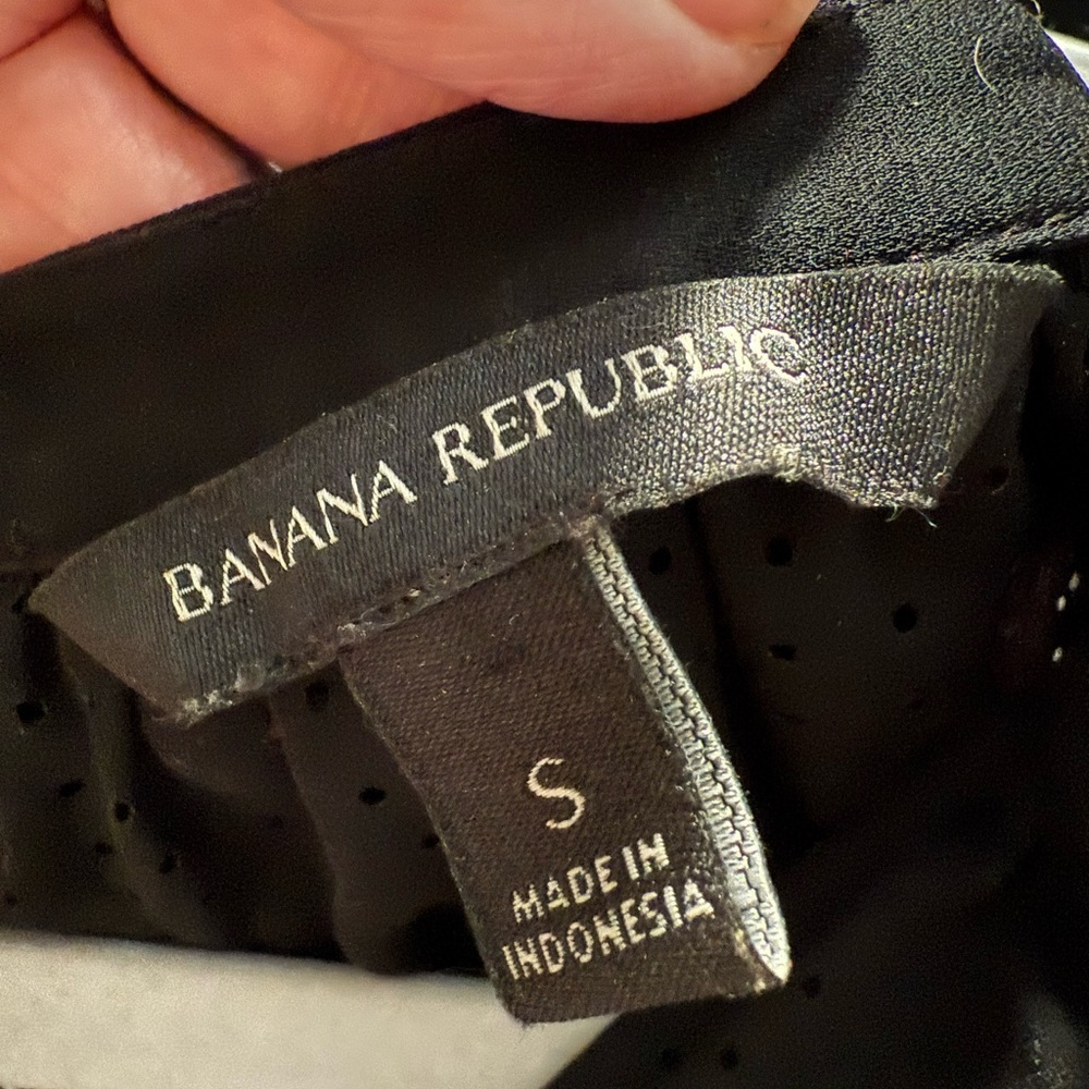 Banana Republic Black Boxy Short Sleeve Blouse - Picture 2 of 10